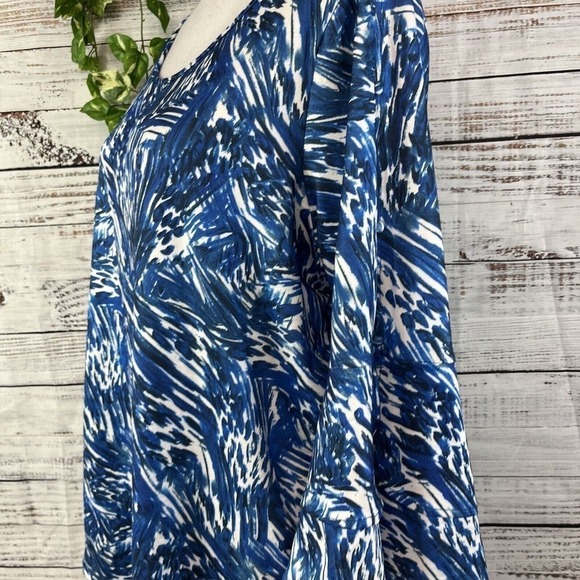 Robert Louis Tunic Top Plus size 1X Blue White Stretch Tropical Modest Casual - Picture 12 of 16